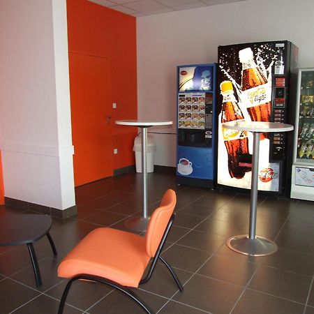 Jf Accueil & Formation Hotel Шоле Екстериор снимка