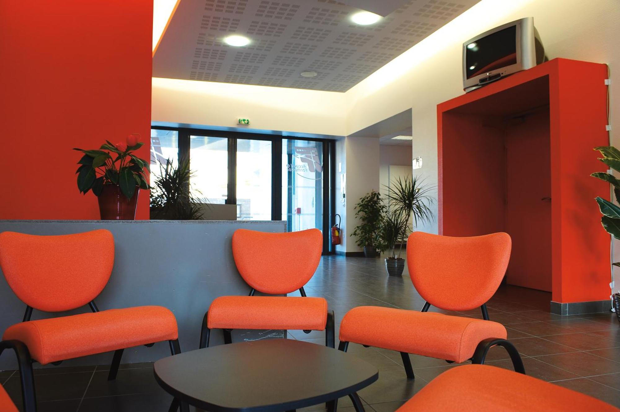 Jf Accueil & Formation Hotel Шоле Екстериор снимка
