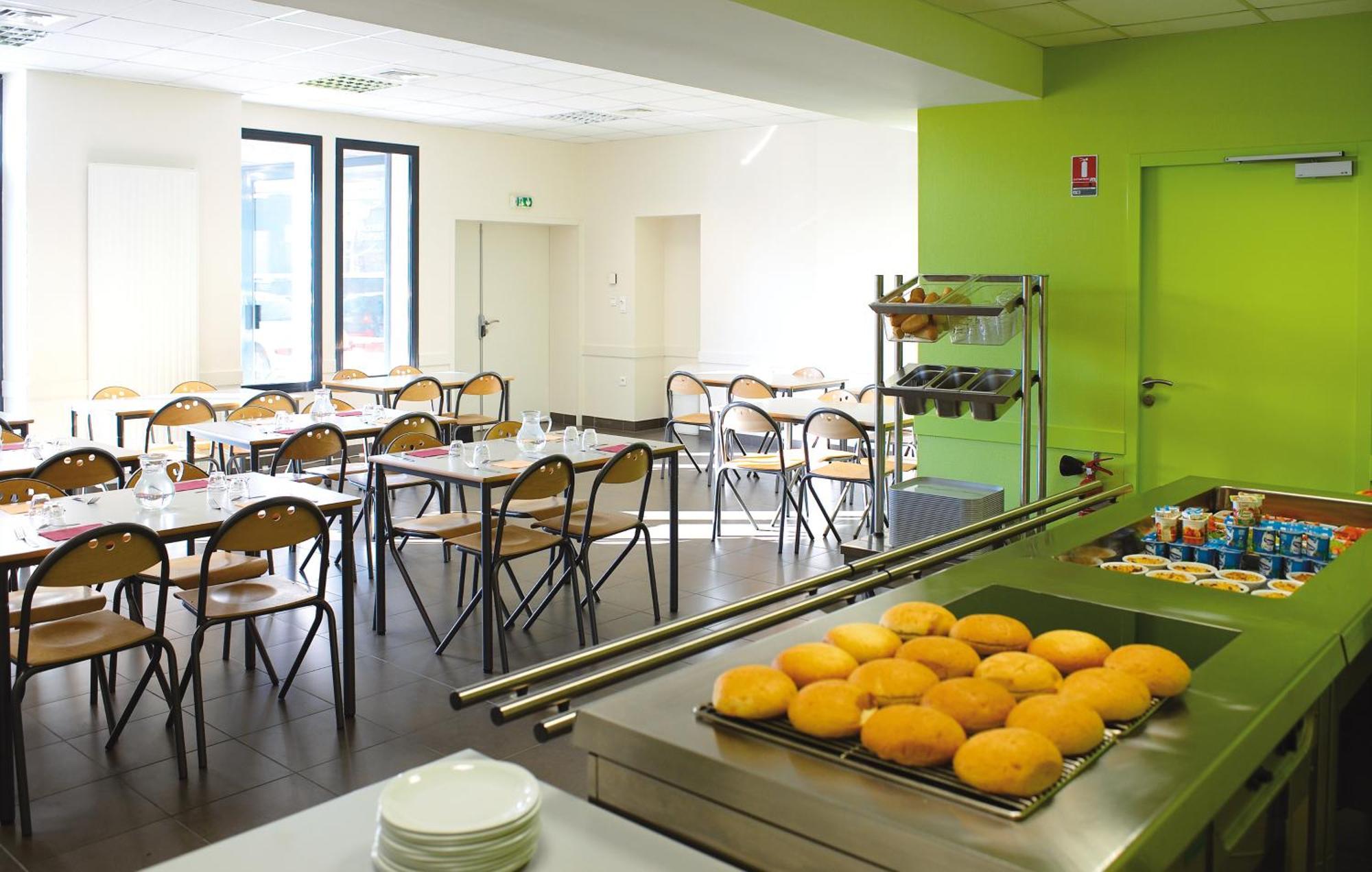 Jf Accueil & Formation Hotel Шоле Екстериор снимка