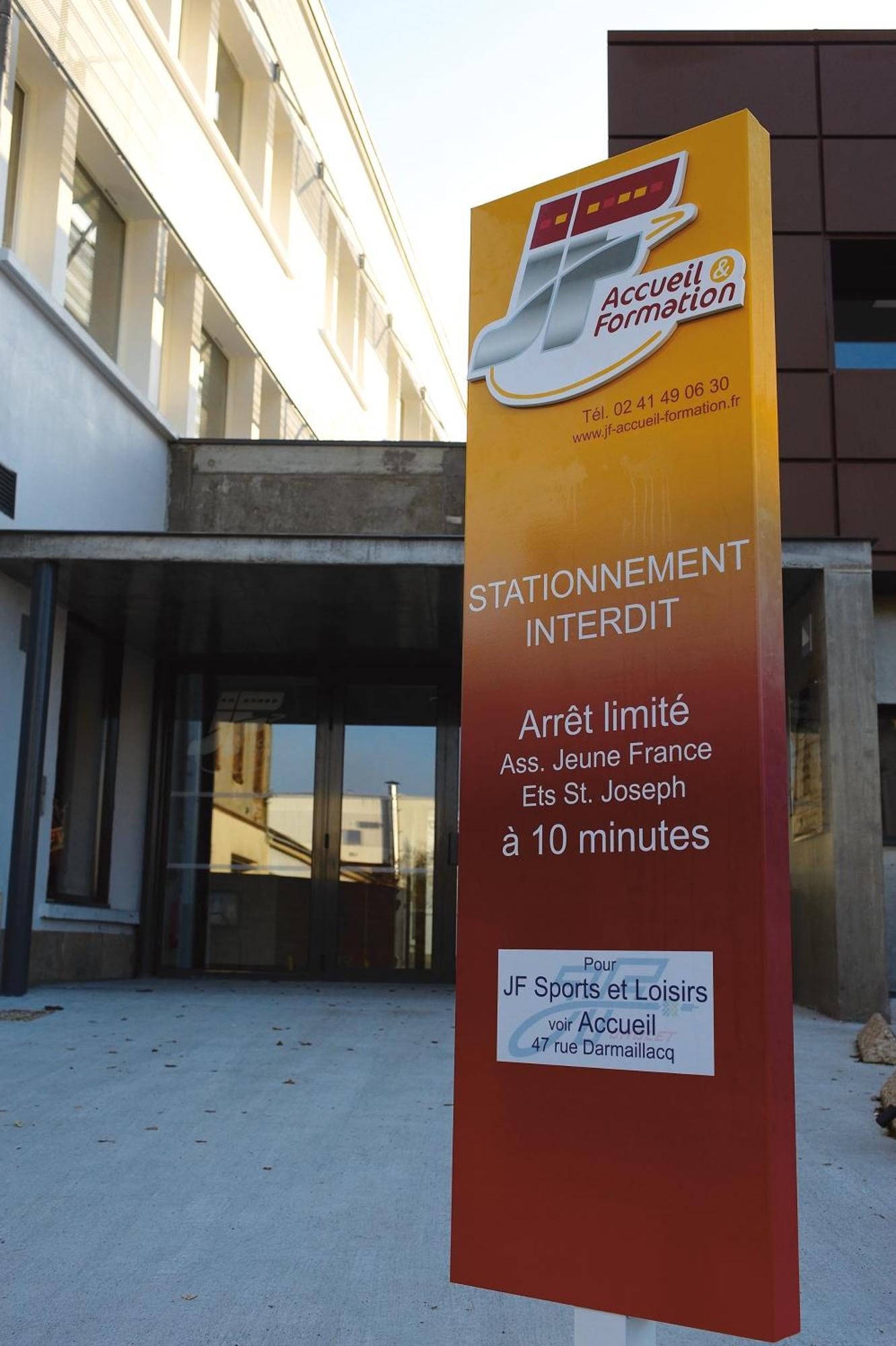 Jf Accueil & Formation Hotel Шоле Екстериор снимка