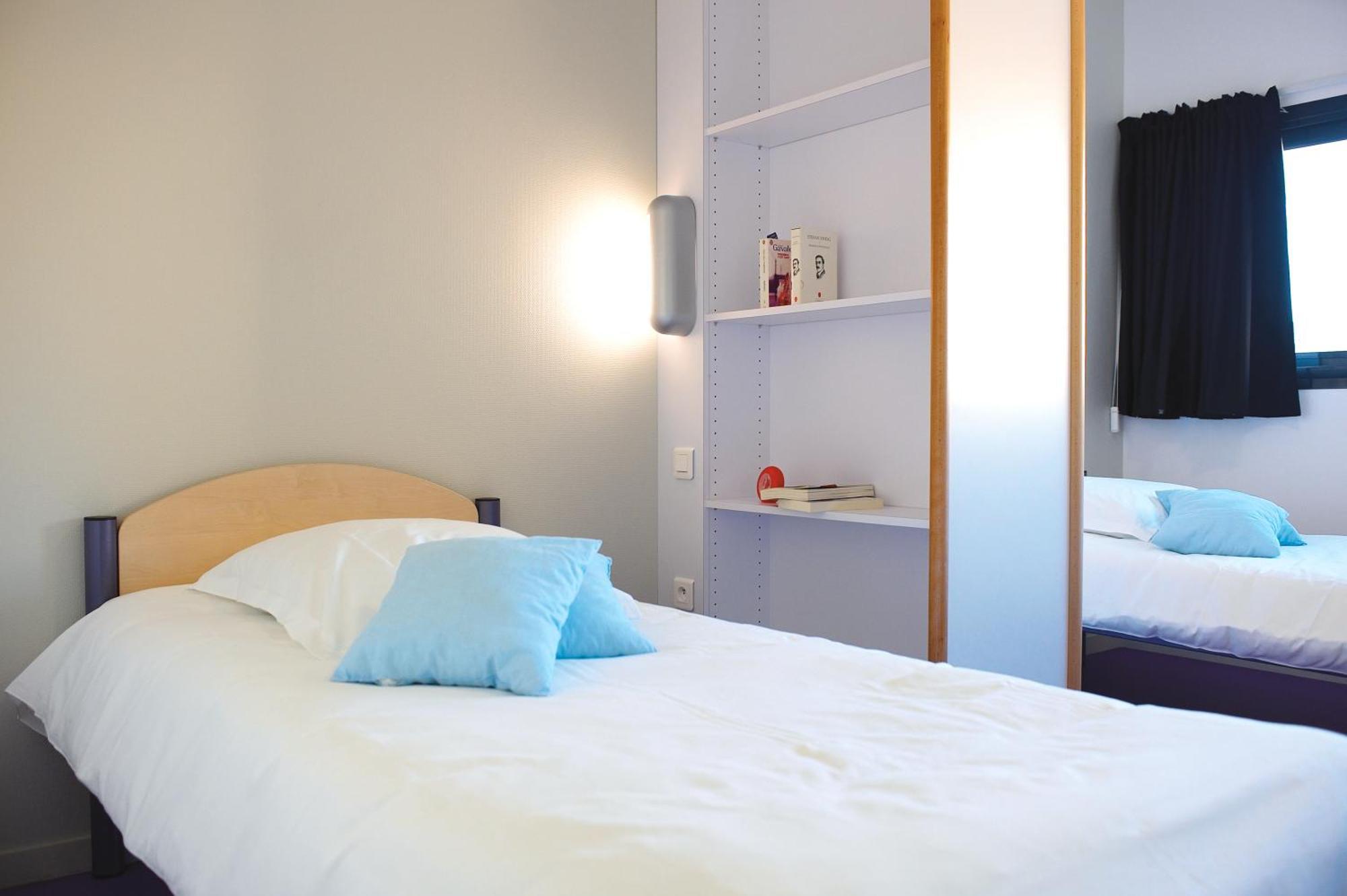 Jf Accueil & Formation Hotel Шоле Екстериор снимка